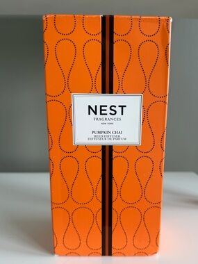 NEST Fragrances Pumpkin Chai Reed Diffuser in Orange and Black